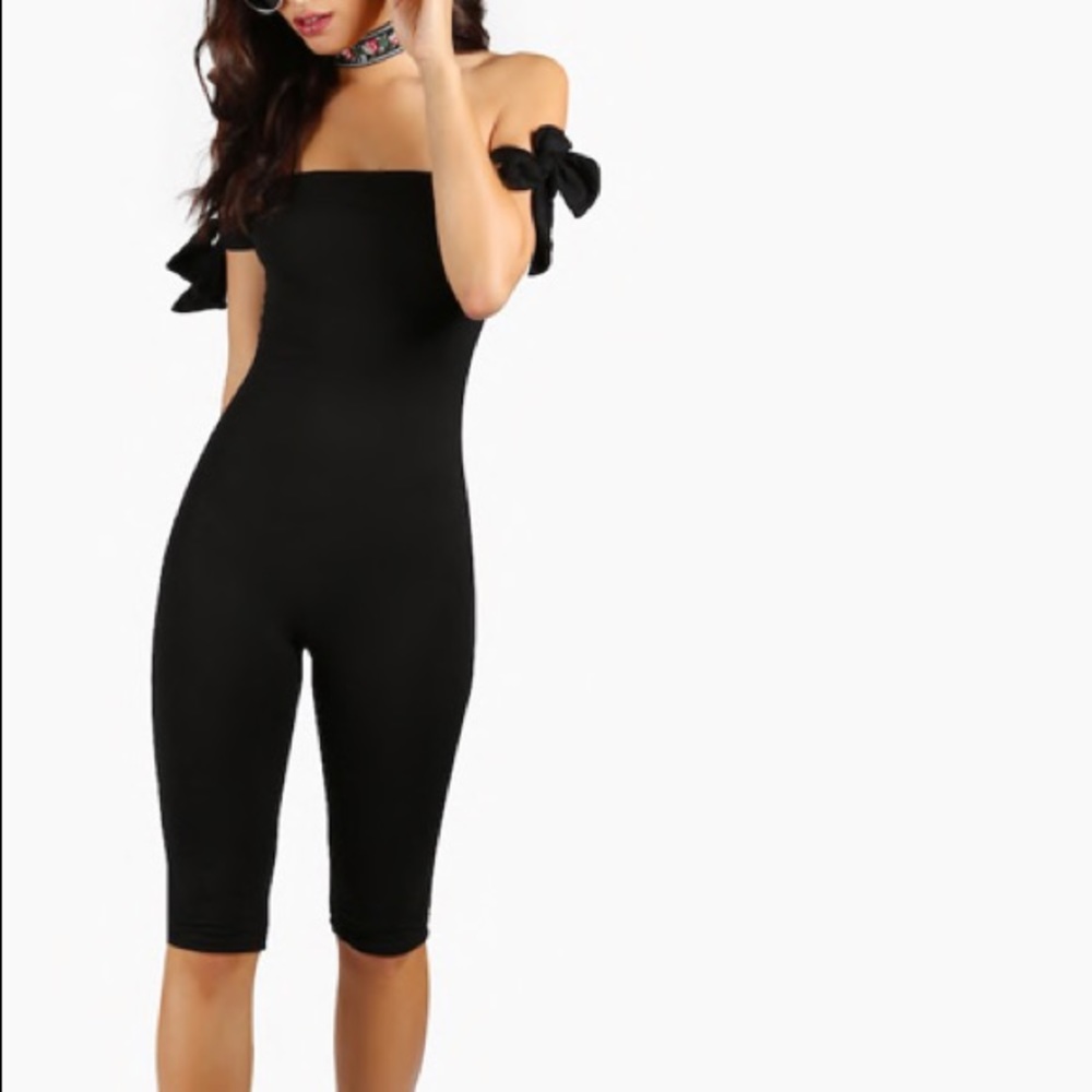 BLACK OFF THE SHOULDER JUMPSUIT